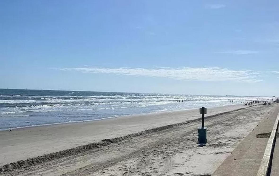 Cozy Beachside Condo With Pool View Corpus Christi Exterior photo
